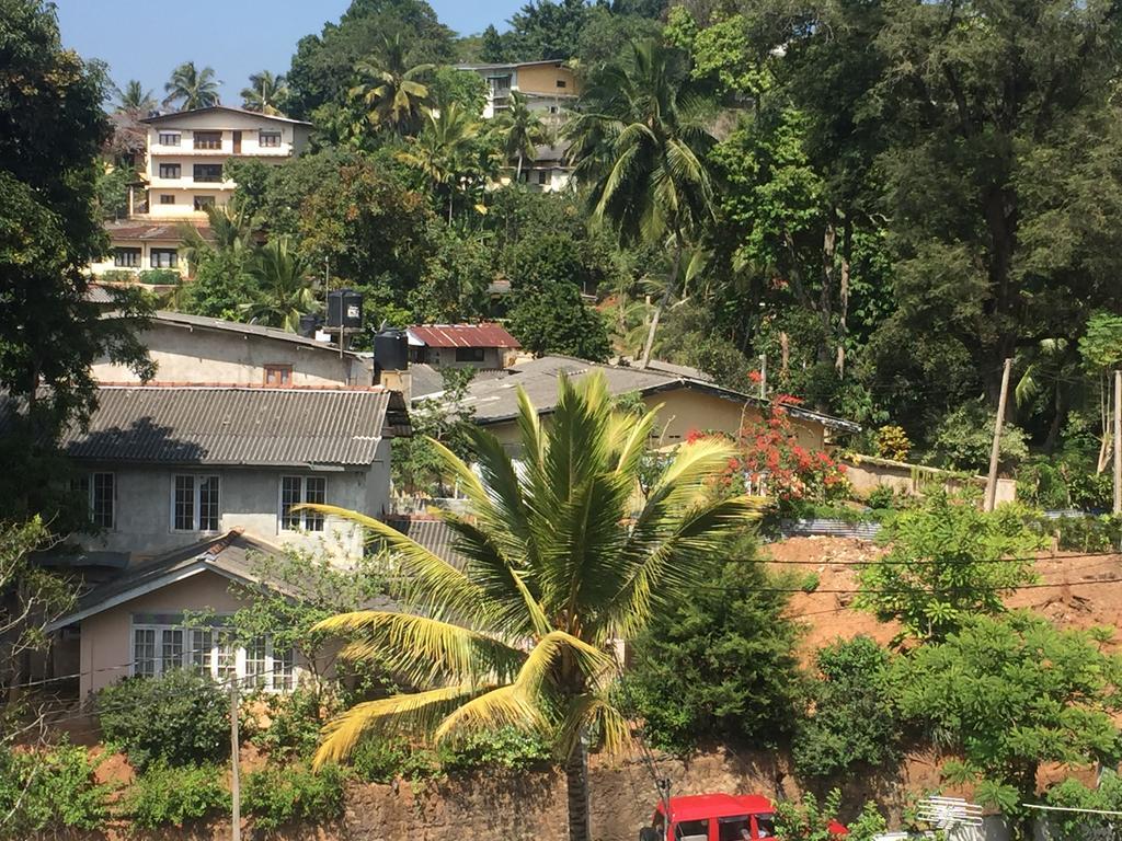 Deevar Inn Kandy Exterior foto